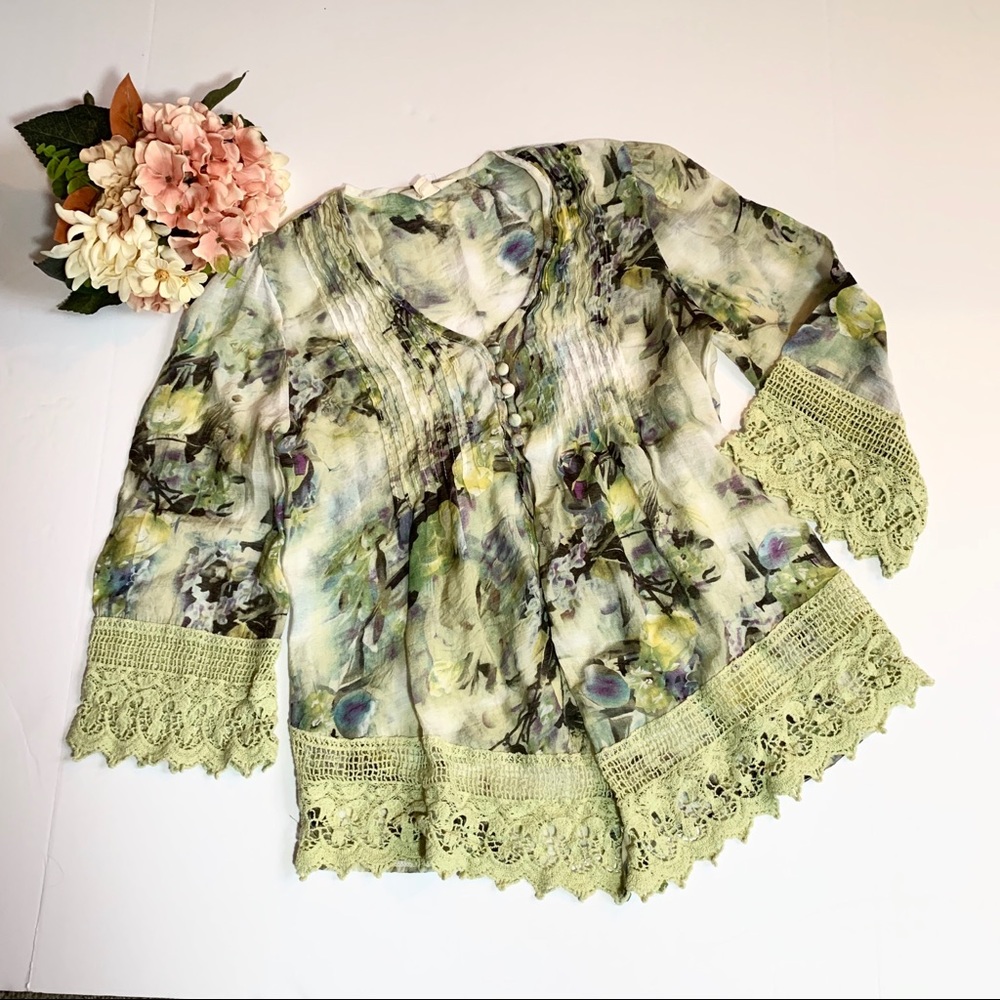 Adiva Sheer and Lace Top